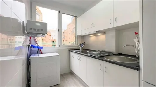 Rooms in Barcelona Sants-Montjuïc - photo 9