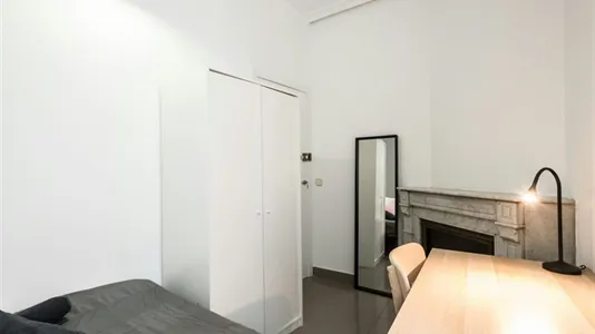 Rooms in Madrid Centro - photo 5