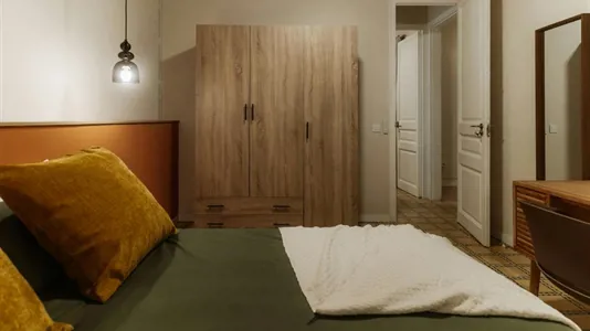 Rooms in Barcelona Ciutat Vella - photo 3