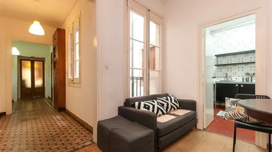 Rooms in Barcelona Ciutat Vella - photo 9