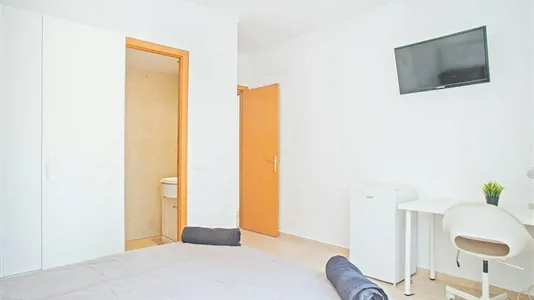 Rooms in Barcelona Sants-Montjuïc - photo 3