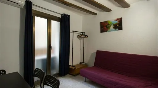 Apartments in Barcelona Ciutat Vella - photo 5