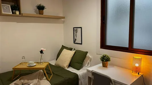 Rooms in Madrid Centro - photo 9