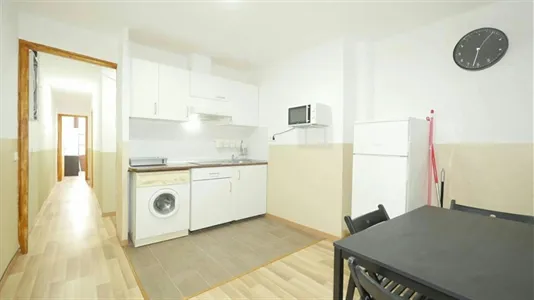 Rooms in Barcelona Ciutat Vella - photo 7