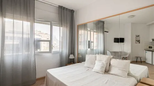 Apartments in Barcelona Sants-Montjuïc - photo 1