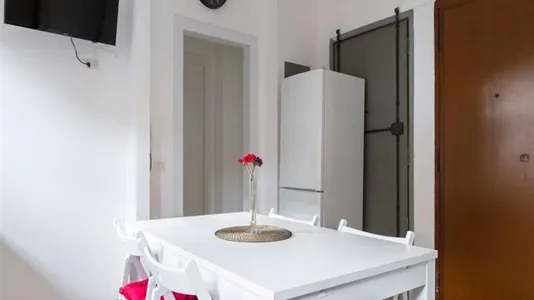 Rooms in Milano Zona 8 - Fiera, Gallaratese, Quarto Oggiaro - photo 8