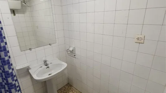 Rooms in Granada - photo 8