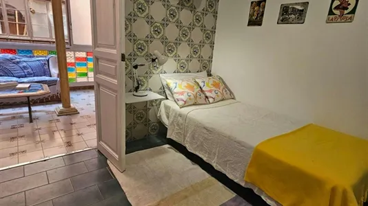 Rooms in Barcelona Ciutat Vella - photo 1
