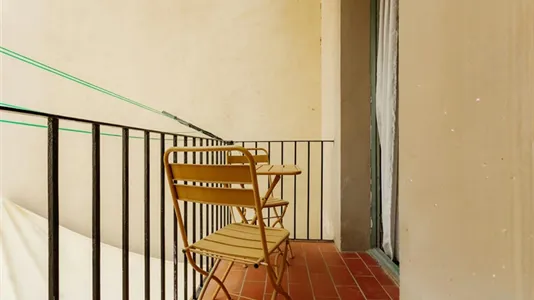 Rooms in Barcelona Ciutat Vella - photo 7