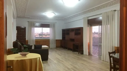 Rooms in Almada - photo 1