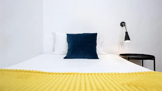 Rooms in Madrid Chamberí - photo 2