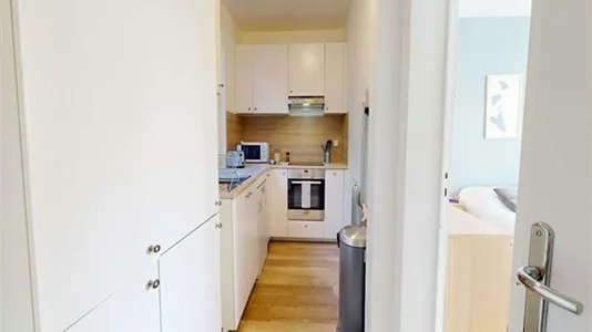 Rooms in Paris 8ème arrondissement - photo 5