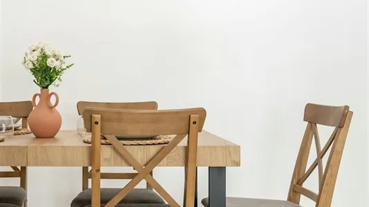 Rooms in Barcelona Eixample - photo 10