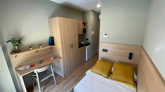 Rooms in Dos Hermanas - photo 1