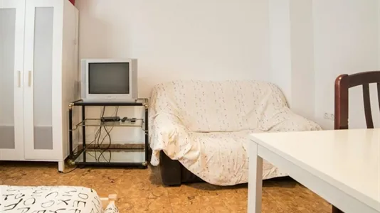 Rooms in Valencia Ciutat Vella - photo 4