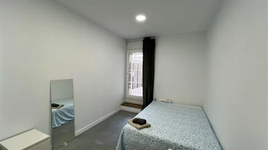 Rooms in Barcelona Eixample - photo 3