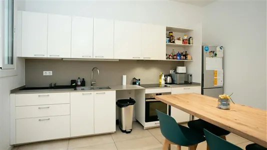 Rooms in Barcelona Ciutat Vella - photo 6