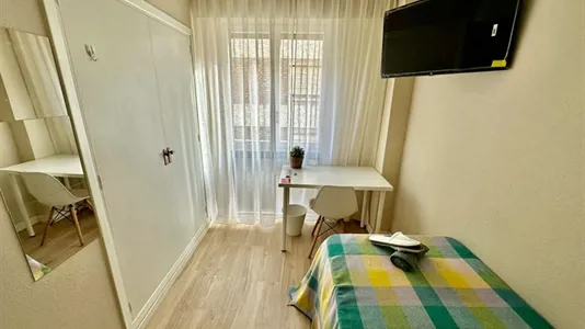 Rooms in Zaragoza - photo 2