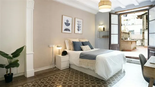 Rooms in Barcelona Ciutat Vella - photo 2