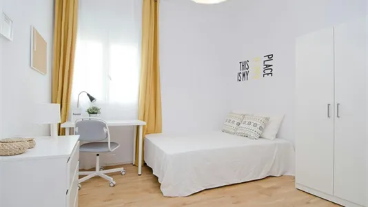 Rooms in Madrid Centro - photo 1