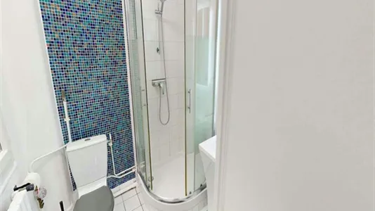 Rooms in Paris 8ème arrondissement - photo 8