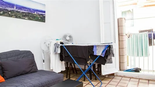 Rooms in Barcelona Ciutat Vella - photo 6