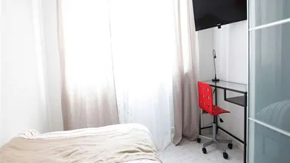 Room for rent in Milano Zona 5 - Vigentino, Chiaravalle, Gratosoglio, Milan