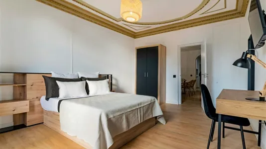 Rooms in Barcelona Eixample - photo 9