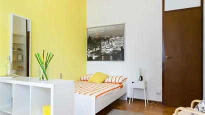 Room for rent in Milano Zona 7 - Baggio, De Angeli, San Siro, Milan