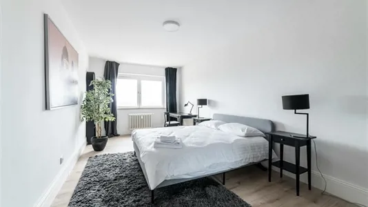 Apartments in Berlin Charlottenburg-Wilmersdorf - photo 1
