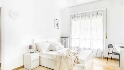 Room for rent in Milano Zona 6 - Barona, Lorenteggio, Milan