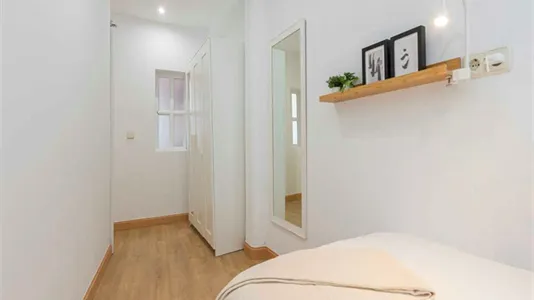 Rooms in Madrid Centro - photo 8