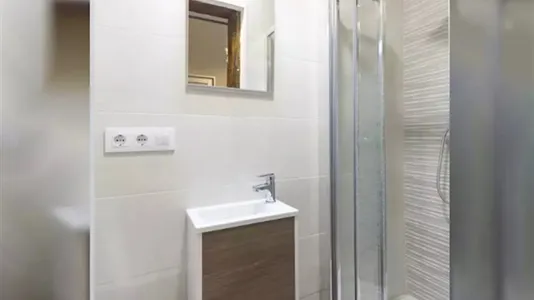 Rooms in Madrid Chamberí - photo 7