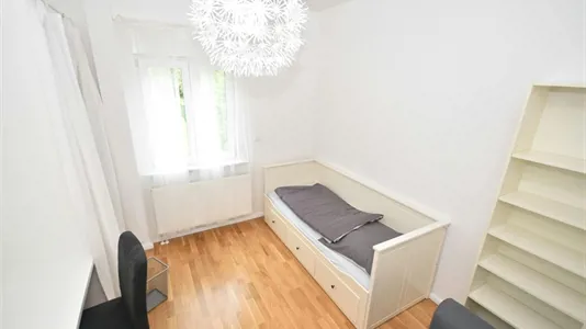 Rooms in Frankfurt West - photo 3