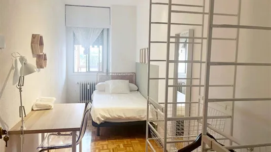 Rooms in Madrid Moncloa-Aravaca - photo 1