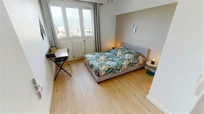 Room for rent in Grenoble, Auvergne-Rhône-Alpes