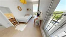 Room for rent, Lyon, Auvergne-Rhône-Alpes, &lt;span class=&quot;blurred street&quot; onclick=&quot;ProcessAdRequest(9524654)&quot;&gt;&lt;span class=&quot;hint&quot;&gt;See streetname&lt;/span&gt;[xxxxxxxxxxxxx]&lt;/span&gt;