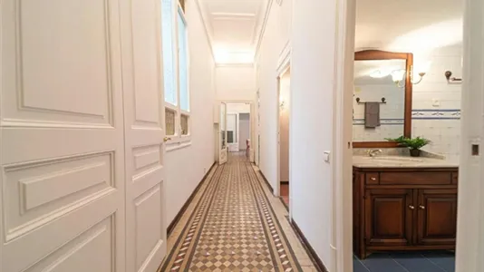 Rooms in Barcelona Eixample - photo 8