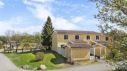 Houses in Botkyrka - photo 1
