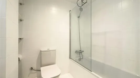 Rooms in Barcelona Eixample - photo 10