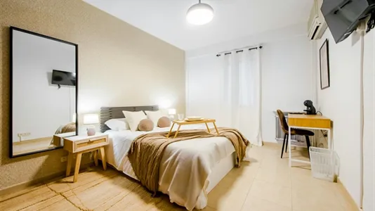 Rooms in Madrid Retiro - photo 1