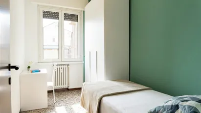 Room for rent in Milano Zona 8 - Fiera, Gallaratese, Quarto Oggiaro, Milan