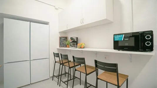 Rooms in Valencia Ciutat Vella - photo 8