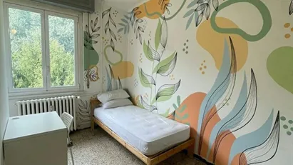 Room for rent in Milano Zona 8 - Fiera, Gallaratese, Quarto Oggiaro, Milan