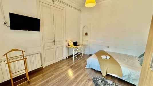 Rooms in Barcelona Eixample - photo 1