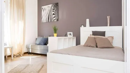 Rooms in Milano Zona 8 - Fiera, Gallaratese, Quarto Oggiaro - photo 4