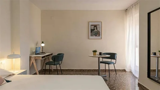 Rooms in Valencia Algirós - photo 2