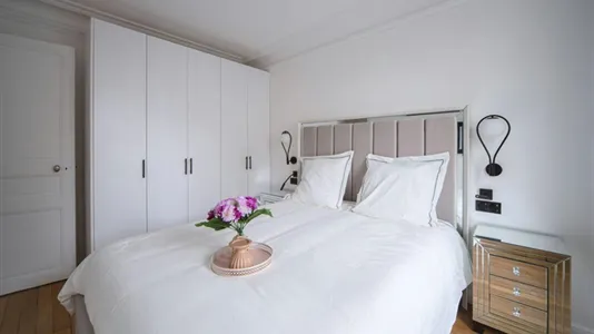 Apartments in Paris 16ème arrondissement (South) - photo 7