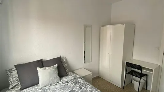 Rooms in Manises - photo 3