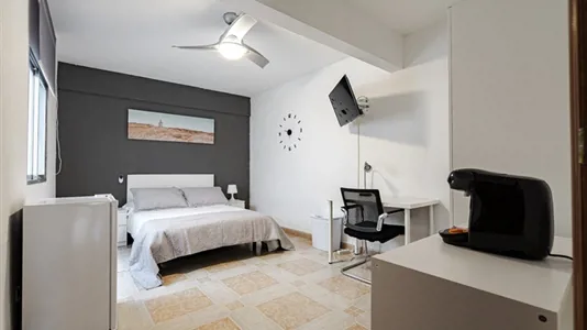 Rooms in Alcalá de Henares - photo 2